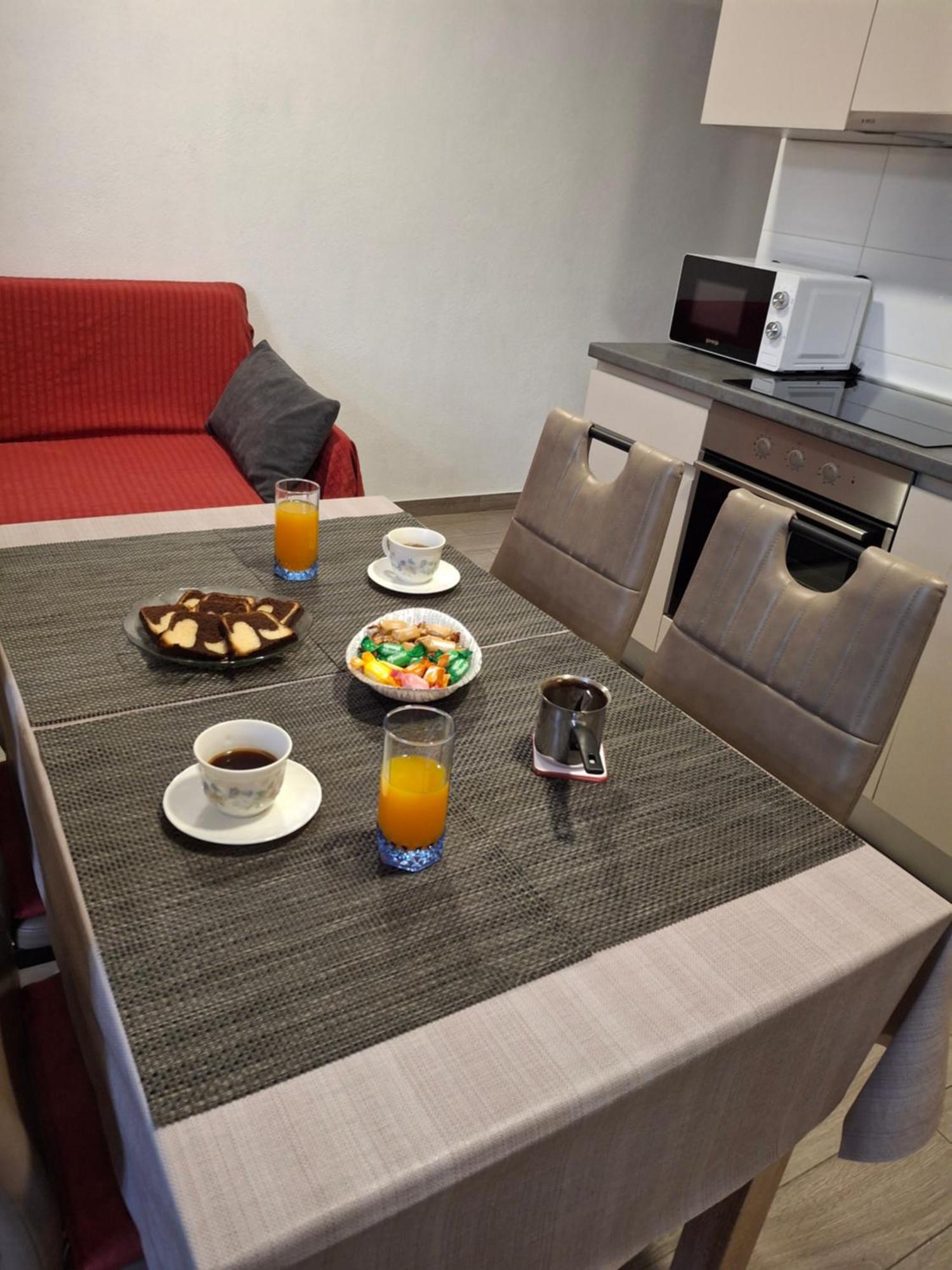 Apartment Neva Split With Free Private Parking Space Eksteriør billede